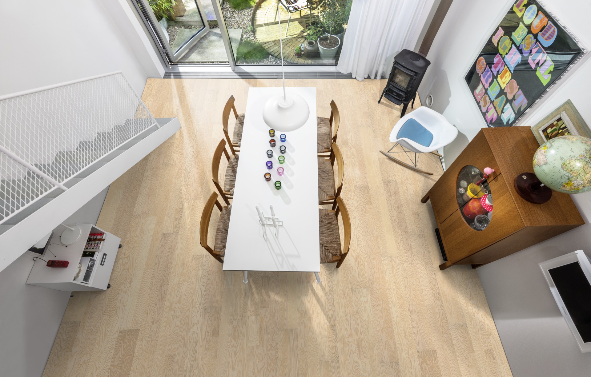 Паркетная доска Kahrs Песочная Ясень Фалстербо Falsterbo 152N55AK0VKW240 Calm 2423×200×15 фото в интерьере